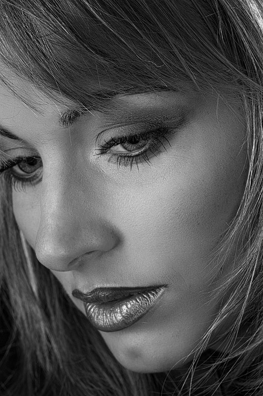 Aliona Close Up BW